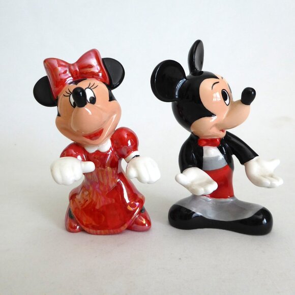 VINTAGE DISNEY MICKEY MINNIE MOUSE HOLDING HANDS CERAMIC SALT PEPPER SHAKER SET - Picture 3 of 13